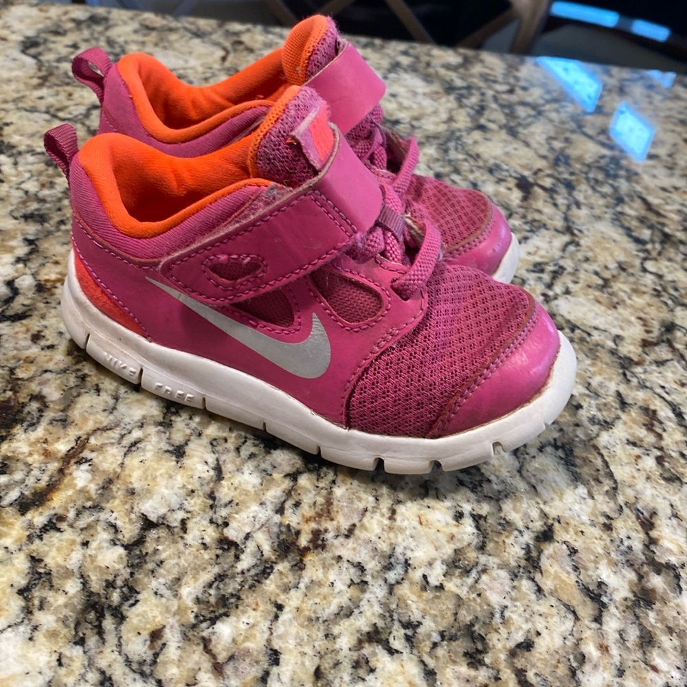 Nike Toddler Girl Shoe size 7